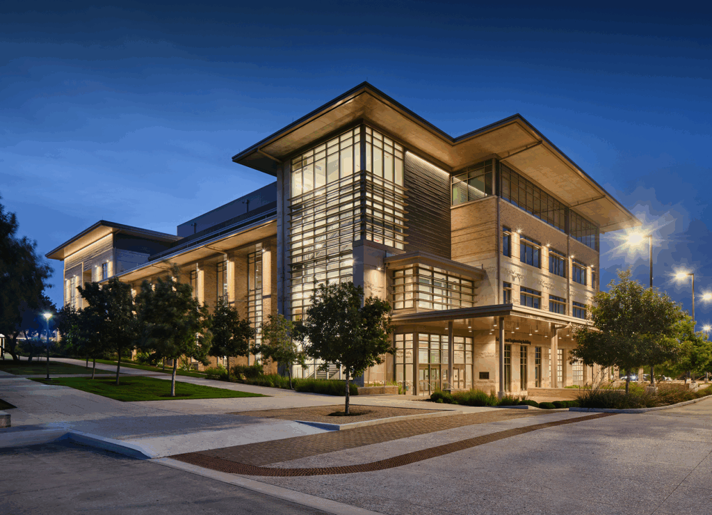 The SEB is designed as a transformational showcase for the UTSA campus to “Put Science on Display.” Photo, Matthew Niemann.